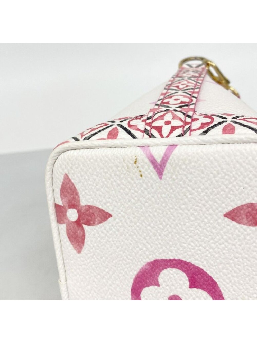 Louis Vuitton Handbag LV by the Pool Nano Noe Rose 2-Way Bag - Picture 6 of 8